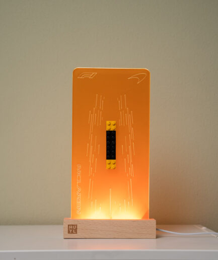 Schreibtischlampe & Display für LEGO® Speed Champions 77251 F1 McLaren MCL38