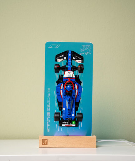 Lampada da tavolo e display per LEGO® Speed Champions 77246 F1 Racing Bulls VCARB 01