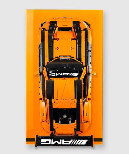 Wanddisplay für das CaDA Mercedes-AMG GT3 C64008W "Sticker Edition"